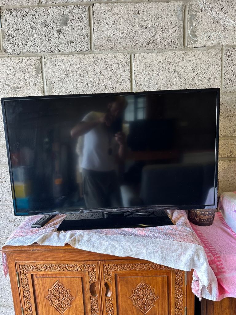 Bush MODEL : DLED40FHDS