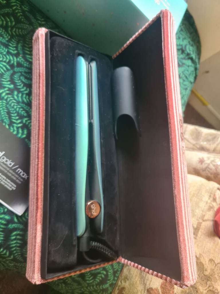 GHD Gold Max Hair Straighteners limited edition jade with dusky pink vanity case – As Good As New