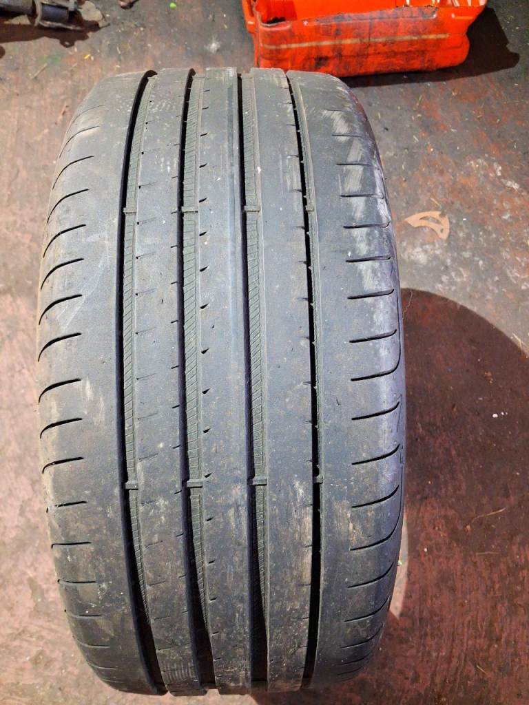 235 35 19 good year eagle f1 tyre 