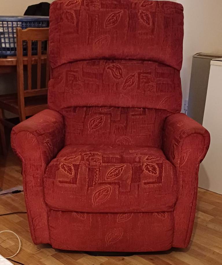 Electric recliner armchair