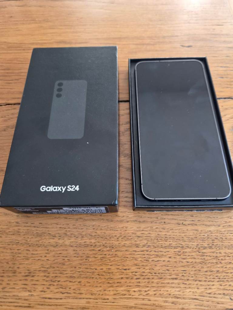 Samsung Galaxy S24 128GB – Black boxed vgc 