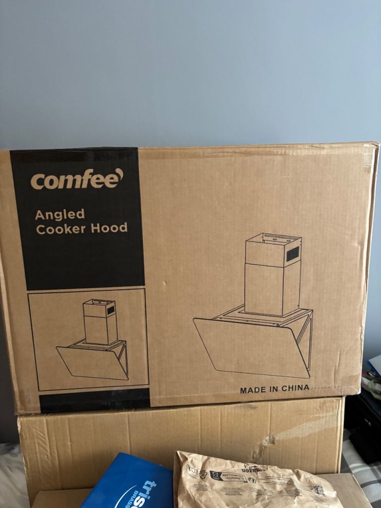 BN COMFEE 60CM ANGLED COOKER HOOD