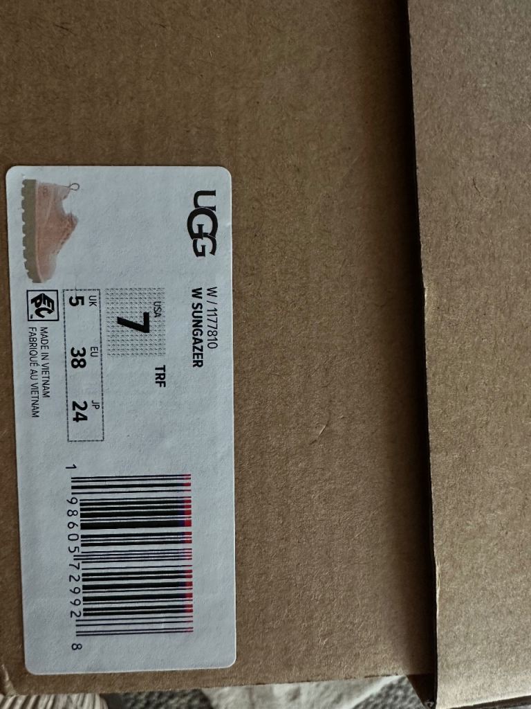 Ladies UGG trainers (size 5)