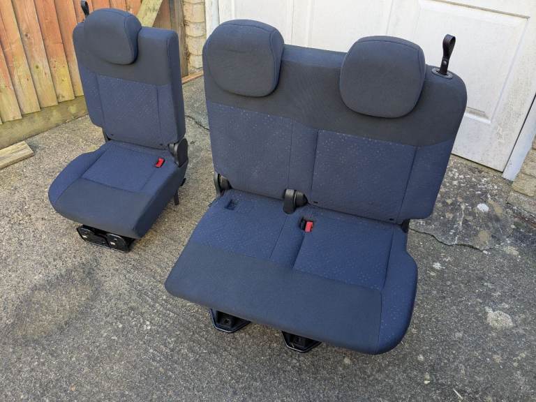 NISSAN NV200 car seats 