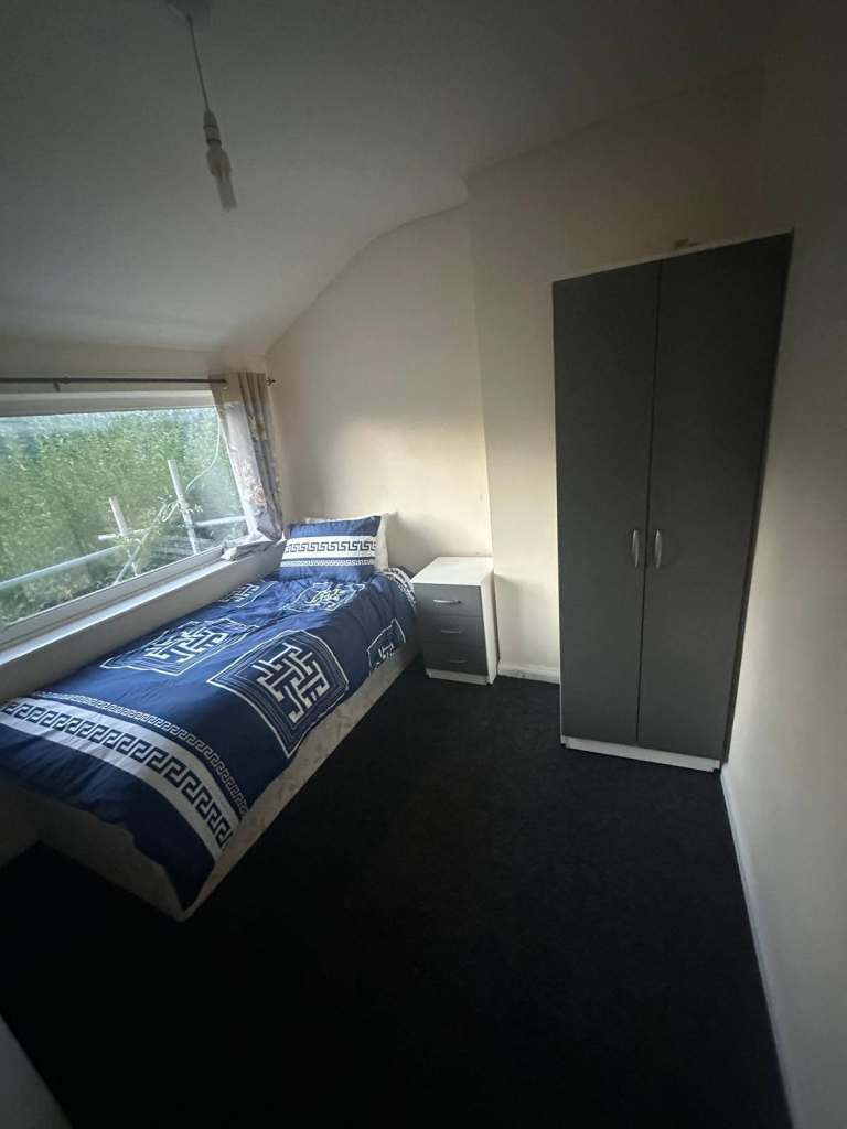 STRUGGLING WITH HOMELESSNESS IN HEREFORD? MOVE TO BIRMINGHAM – WE CAN HELP