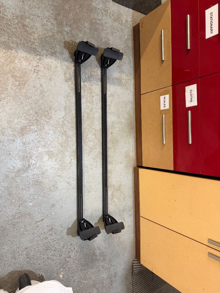 Halfords universal roof rack 120cm