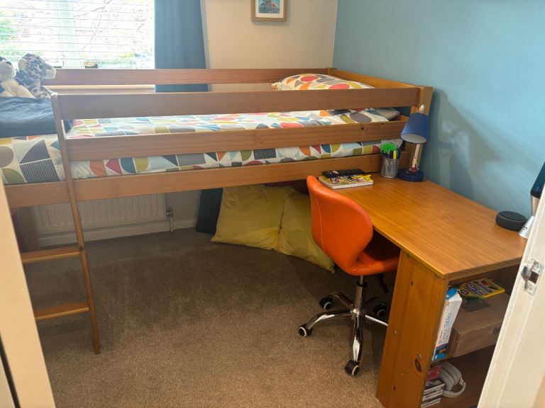 Mid sleeper bed