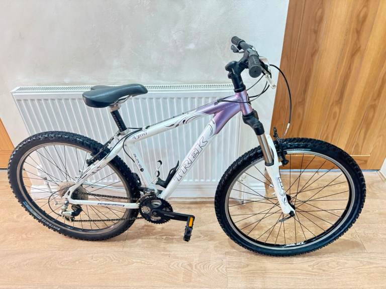 Trek 4300 mountain bike in good condition All fully working 