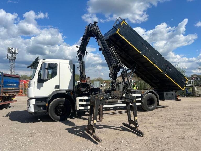 Volvo FE 280 18 TONNE TIPPER FRONT ATLAS CRANE ONLY 214,364 KM 