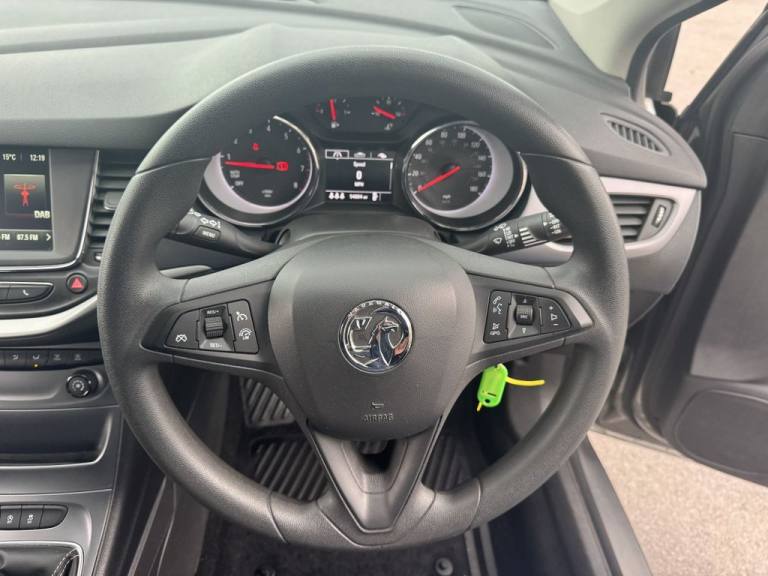 2017 Vauxhall Astra 1.0i Turbo ecoFLEX Design Sports Tourer 5dr Petrol Manual Euro 6 (s/s) (105 E...