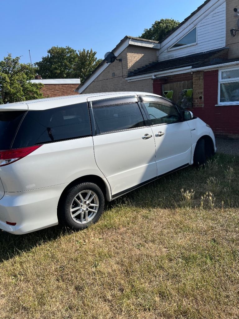 Toyota Estima hybrid 