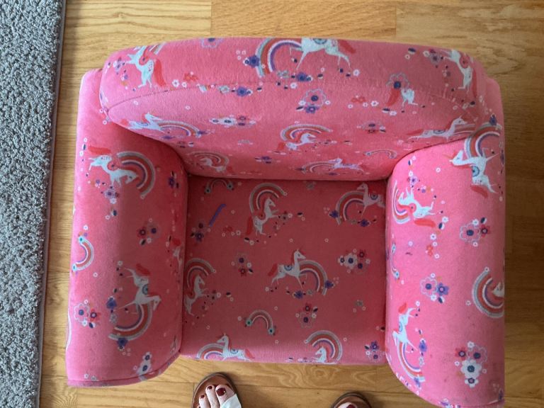 Child’s pink unicorn arm chair in good condition (Dunelm)