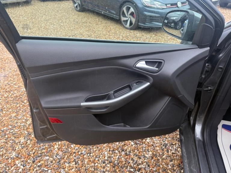 2017 Ford Focus 1.0 EcoBoost 125 Zetec Edition 5dr HATCHBACK PETROL Manual