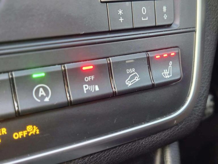 2016 Mercedes-Benz GLA GLA 220d 4Matic AMG Line 5dr Auto [Prem Plus] ESTATE DIESEL Automatic