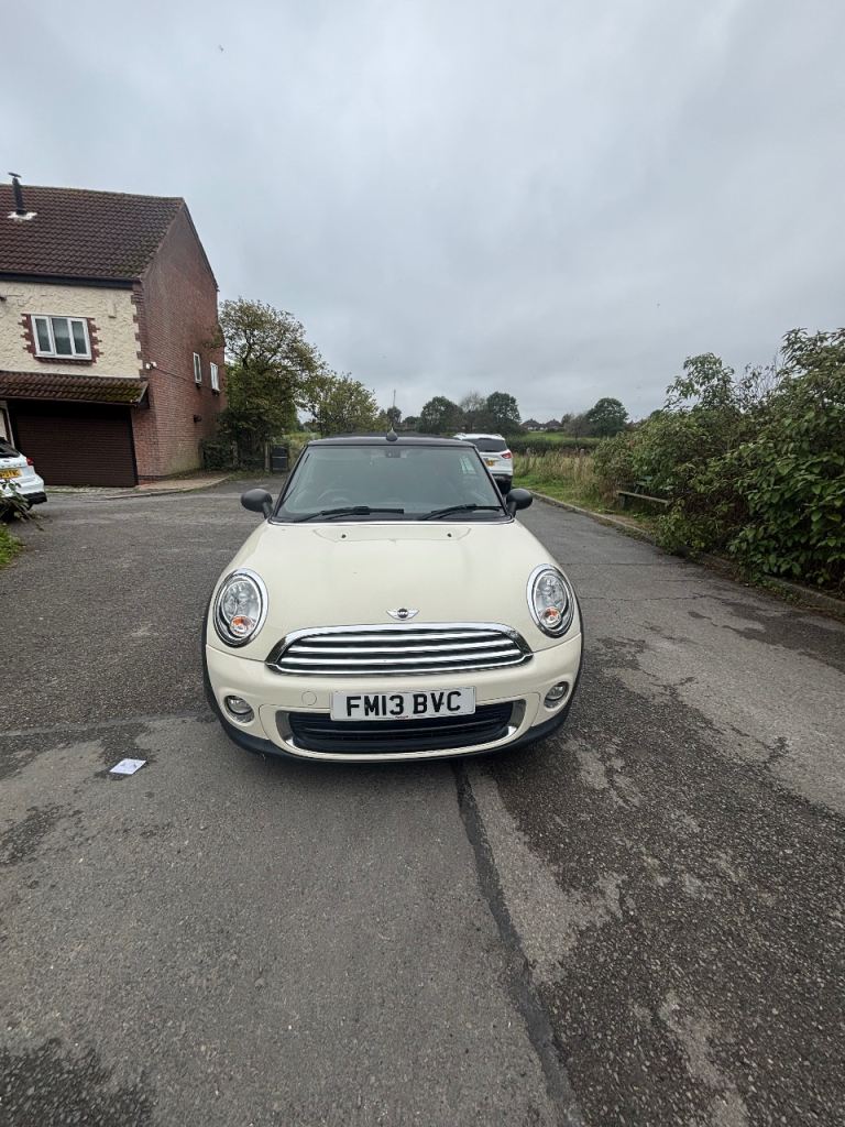 Mini, CONVERTIBLE, Convertible, 2013, Manual, 1598 (cc), 2 doors
