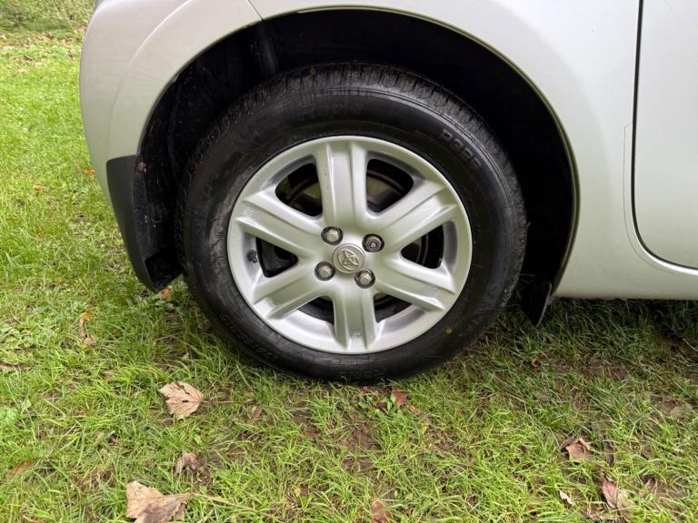 2009 Toyota IQ 1.0 VVT-i 2 Euro 4 3dr HATCHBACK Petrol Manual