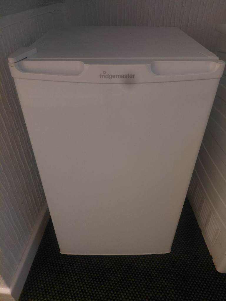 Undercounter fridge 
