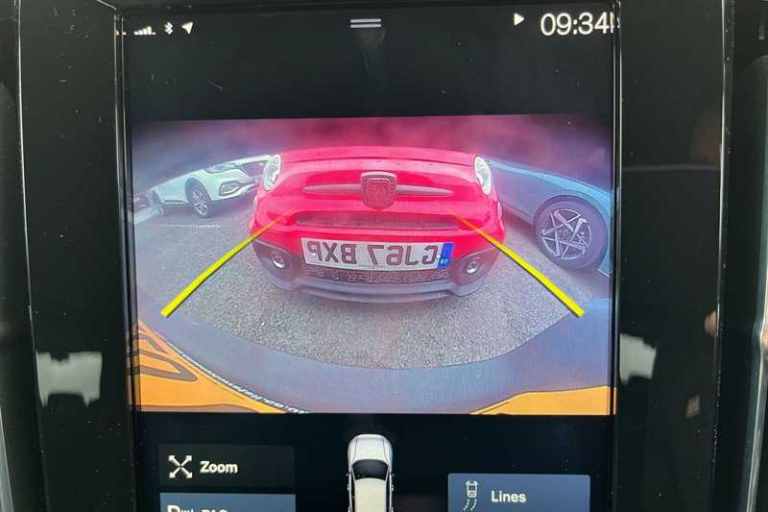 2020 Volvo XC40 2.0 D4 Inscription Pro SUV 5dr Diesel Auto AWD Euro 6 (s/s) (190 ps) SUV Diesel A...