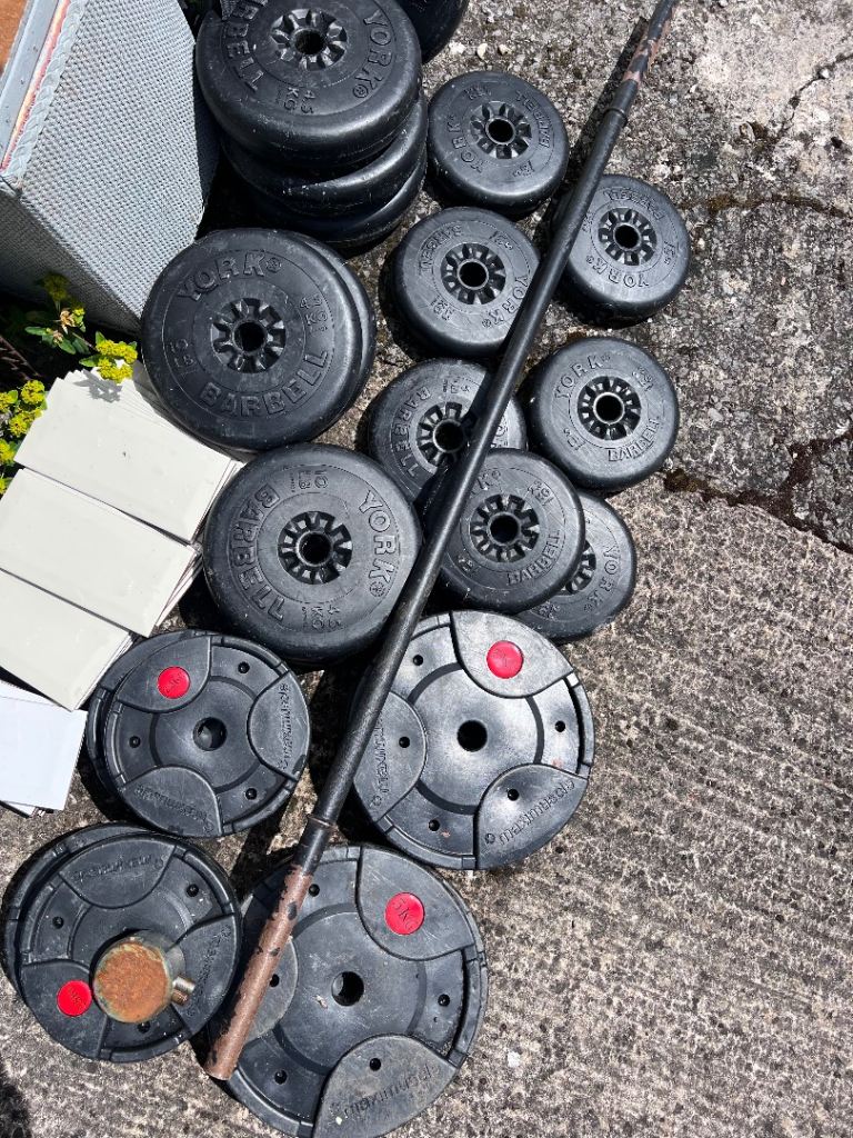 Maximuscle and York weights and bar