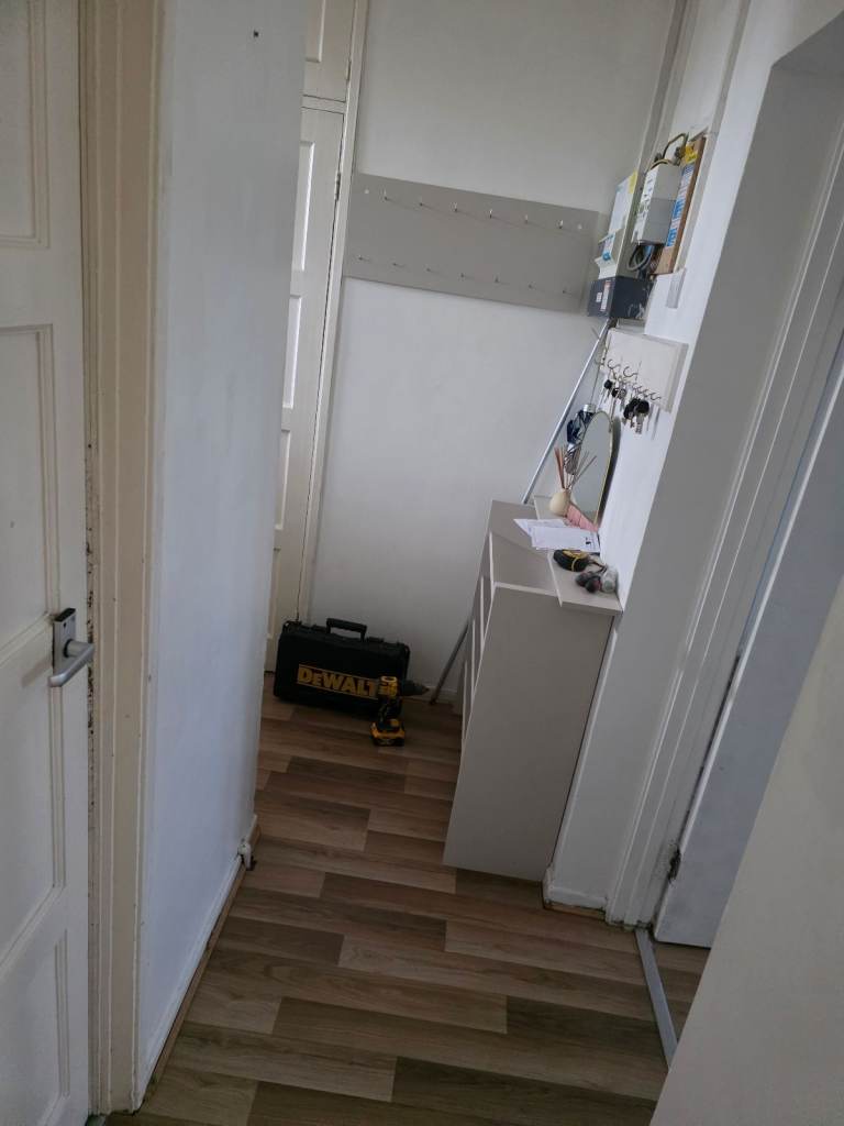 1 bedroom flats.  1 minutes away from clapton Direct with landlord