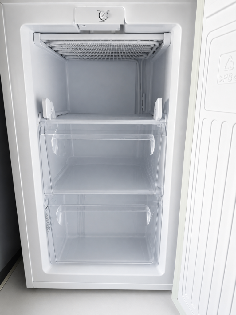 Essentials 50cm Undercounter Freezer – Working Order