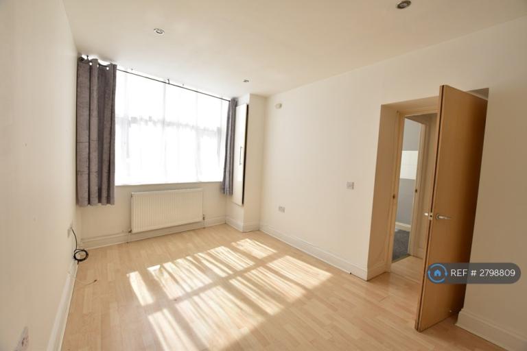 1 bedroom flat in T L House, Luton, LU1 (1 bed) (#2798809)