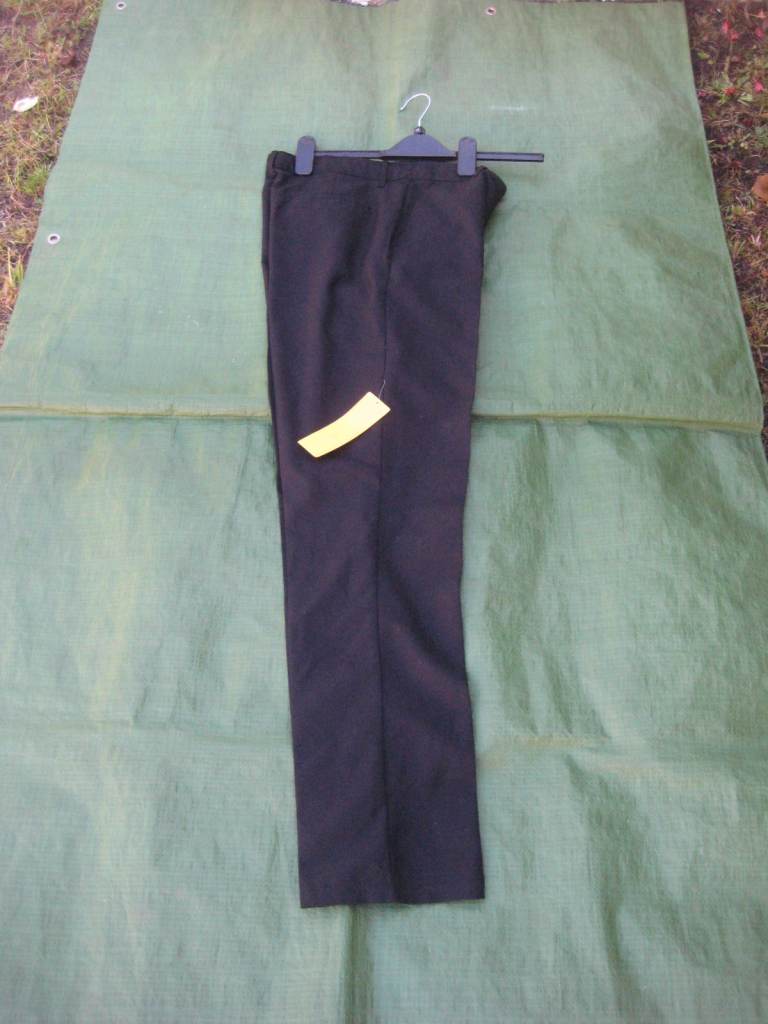 image for Brand New Marks and Spencer Skinny Leg Black Trousers 33 Inch Waist, 30 Inch Inside Leg for £5.00