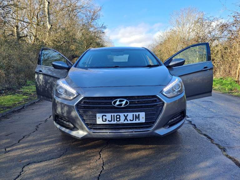 Hyundai I40 saloon 2018 diesel manual in grey colour