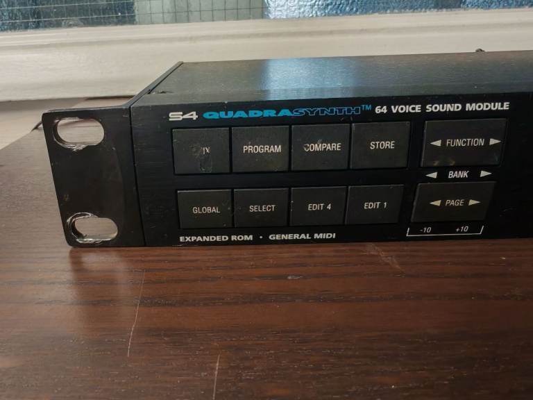 Alesis QuadraSynth S4 Plus 64-Voice Sound Module