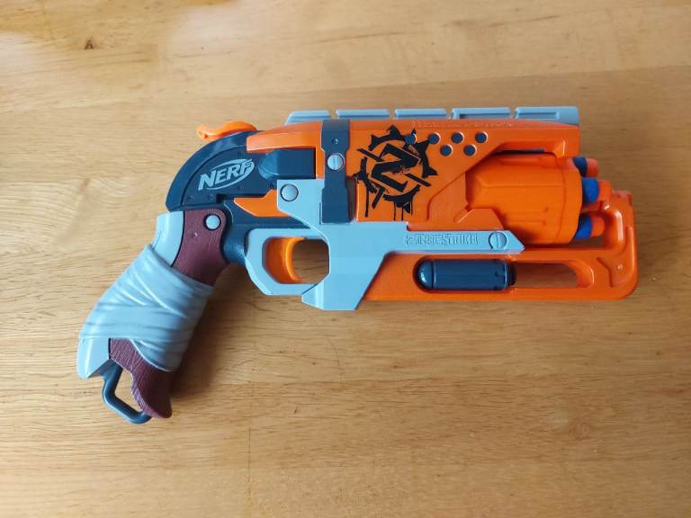 Nerf Zombie Strike, 5 shot revolving hand gun