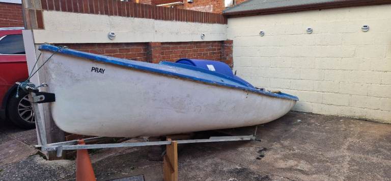 Small Boat / Dinghy - White and Blue