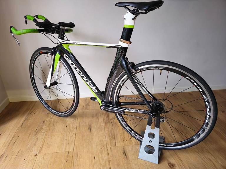 Cannondale Slice carbon fibre road race bike. Medium Size.