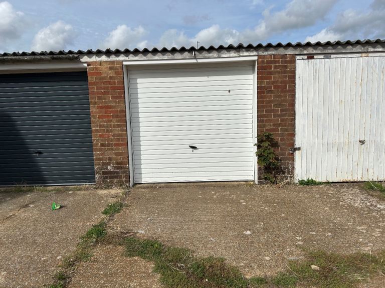 Garage for Rent - Close to Old Shoreham Rd