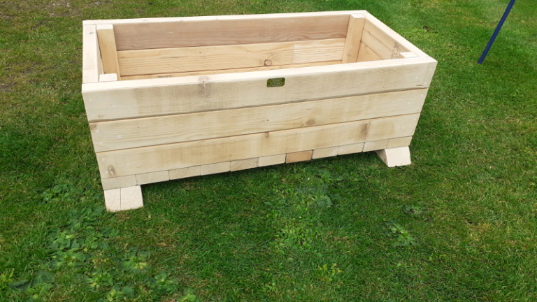 Garden planter rectangular handcrafted from solid wood