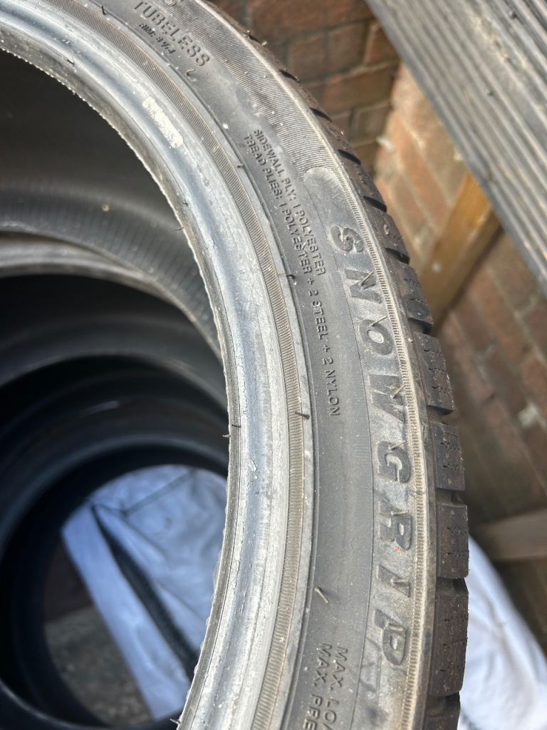 Winter tyre 