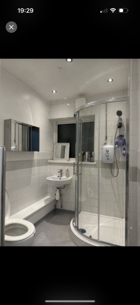 1 single room to rent 