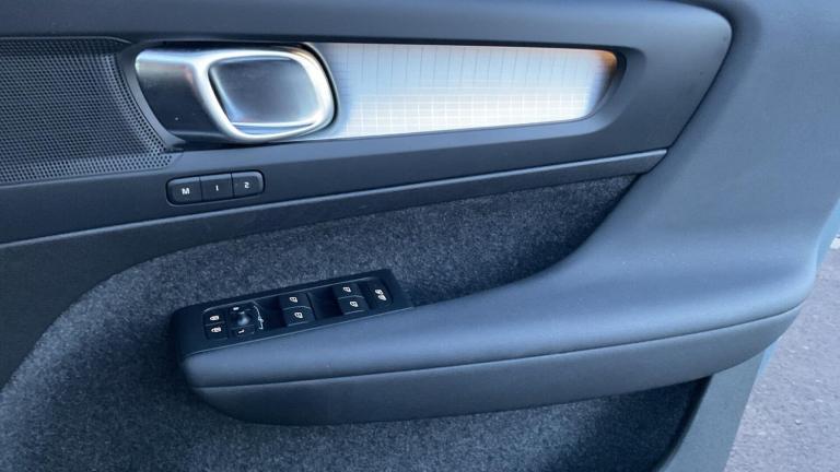 2022 Volvo XC40 Plus, B3 mild hybrid, Petrol, Dark ESTATE Petrol/Electric Hybrid Automatic