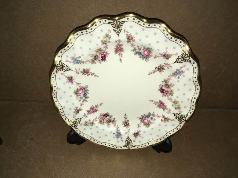 Royal Crown Derby Royal Antoinette Dinner Plate