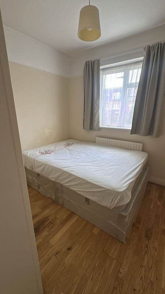 Double room at  NW10 1EH  | £795/Month | All Bills Included 