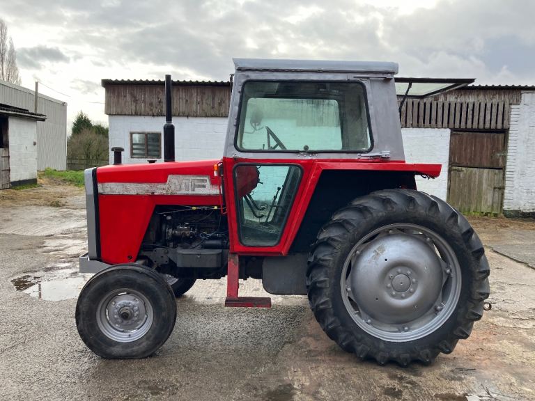 Massey Ferguson 575