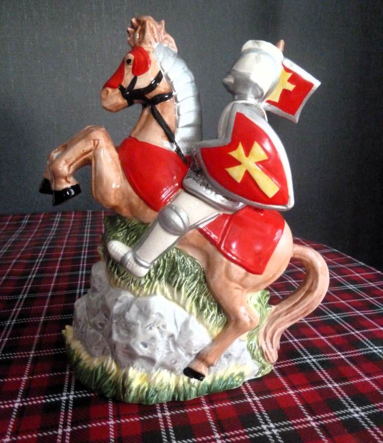 Teapot KNIGHT ON HORSE TEAPOT LEONARDO Collectable