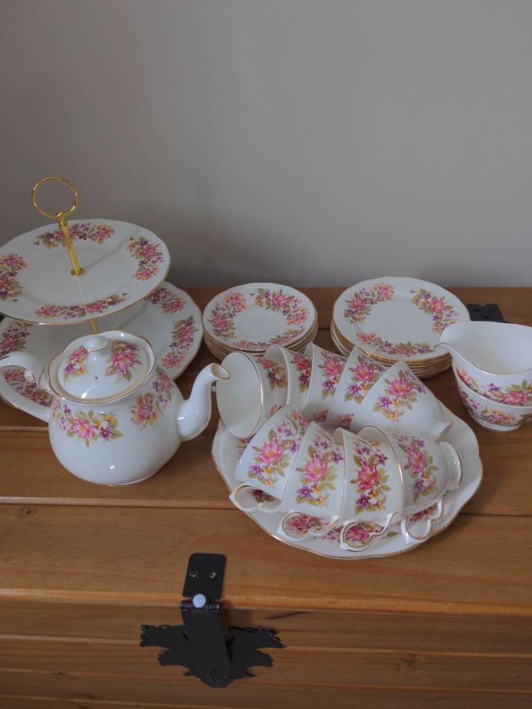 BONE CHINA TEA SET