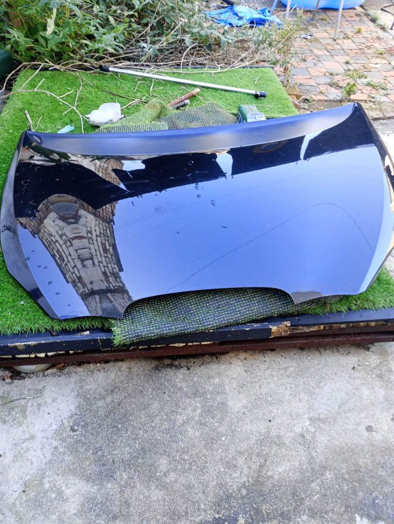 Seat leon bonnet in black 