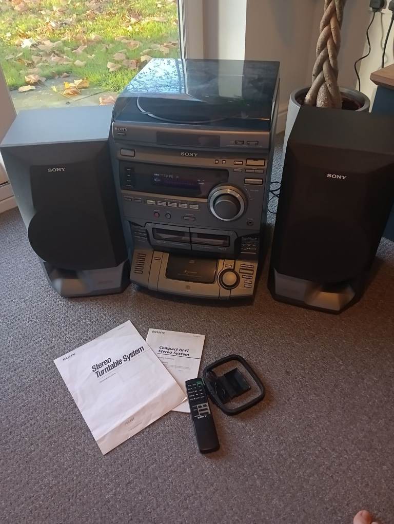 Sony 5xCd, cassette, vinyl and video in