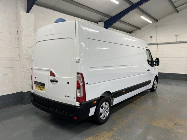 2023 Renault Master LM35dCi 135 Business+ Medium Roof Van PANEL VAN DIESEL Manual