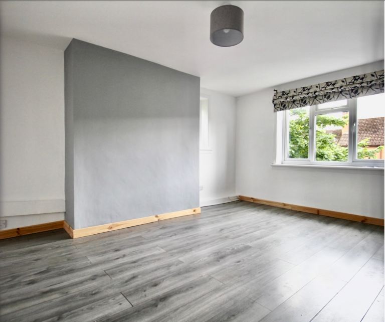 THREE BEDROOM FLAT (Not an HMO) FOR RENT IN FAIFLEY, G81