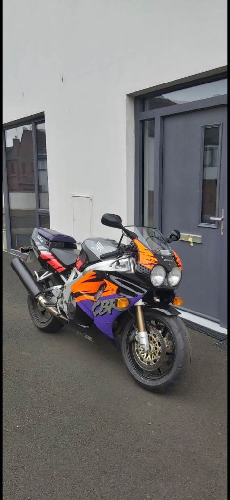 Honda CBR900RR Fireblade SC28 (CBR 900 cbr900 RR)