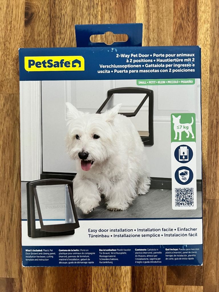 Pet door BRAND NEW - small 