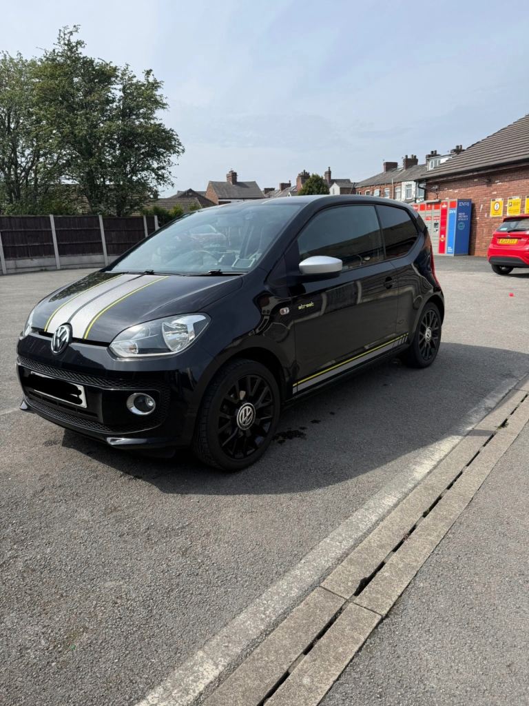 Volkswagen, UP, Hatchback, 2016, Manual, 999 (cc), 3 doors