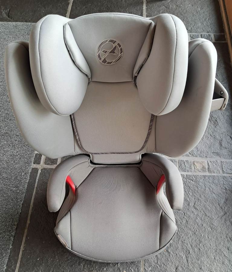 Cybex car seat for 9-18kg child